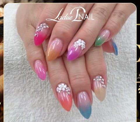 Custom nail-art set, real Ladue work